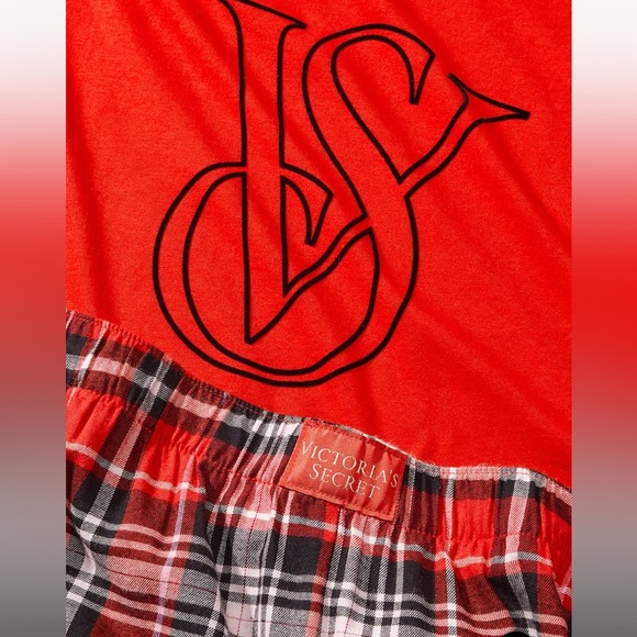 Victoria Secret Flannel Jogger Tee-Jama Set - Picture 4 of 5